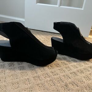 Chocolat Blu Wanessa Black Wedge Sandals